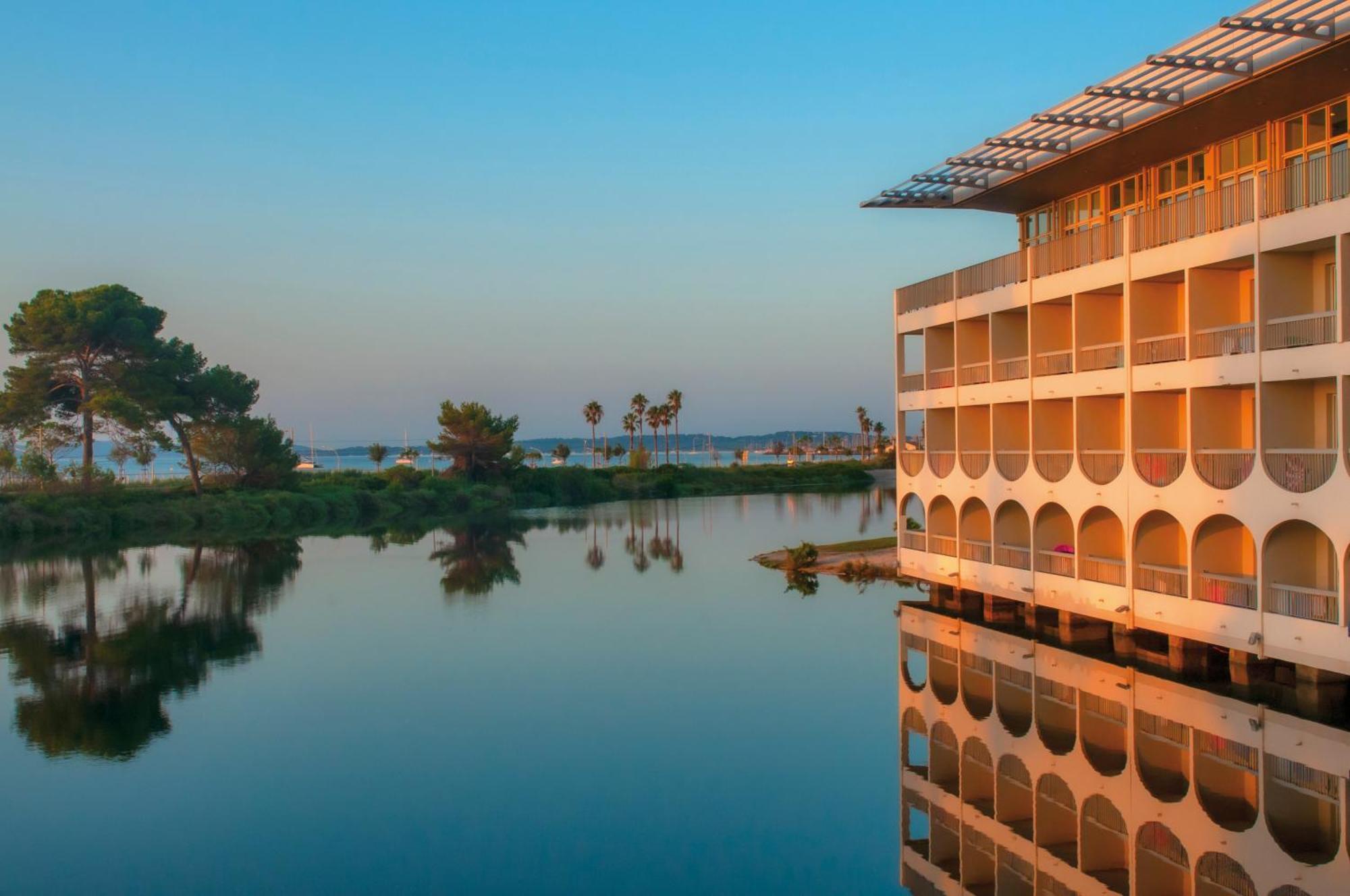 Hotel Club Le Plein Sud Vacances Bleues Йер Экстерьер фото